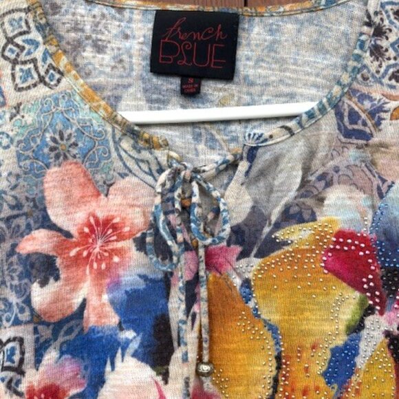 french BLUE Floral decorative top PONCHO Tie front POMPOM edging Sz S preowned - Picture 7 of 8